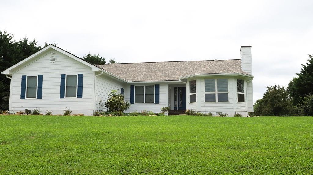 220 Foothills Dr., Murrayville, GA 30564