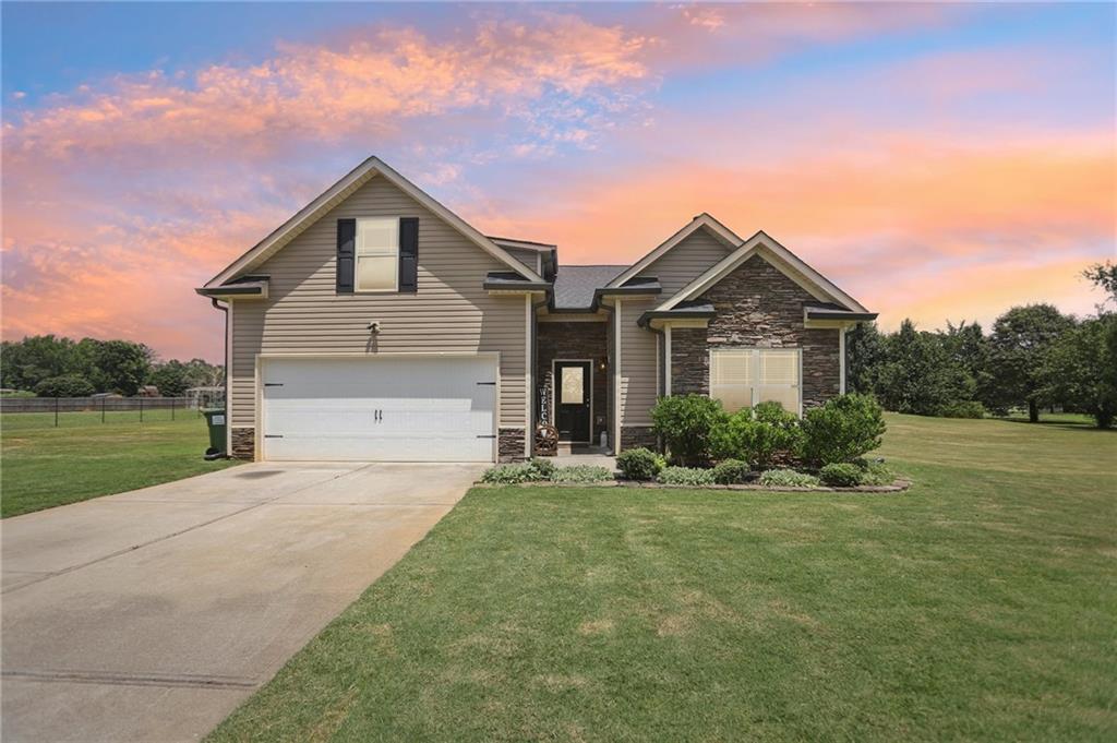 113 Richmond Dr., Carrollton, GA 30117