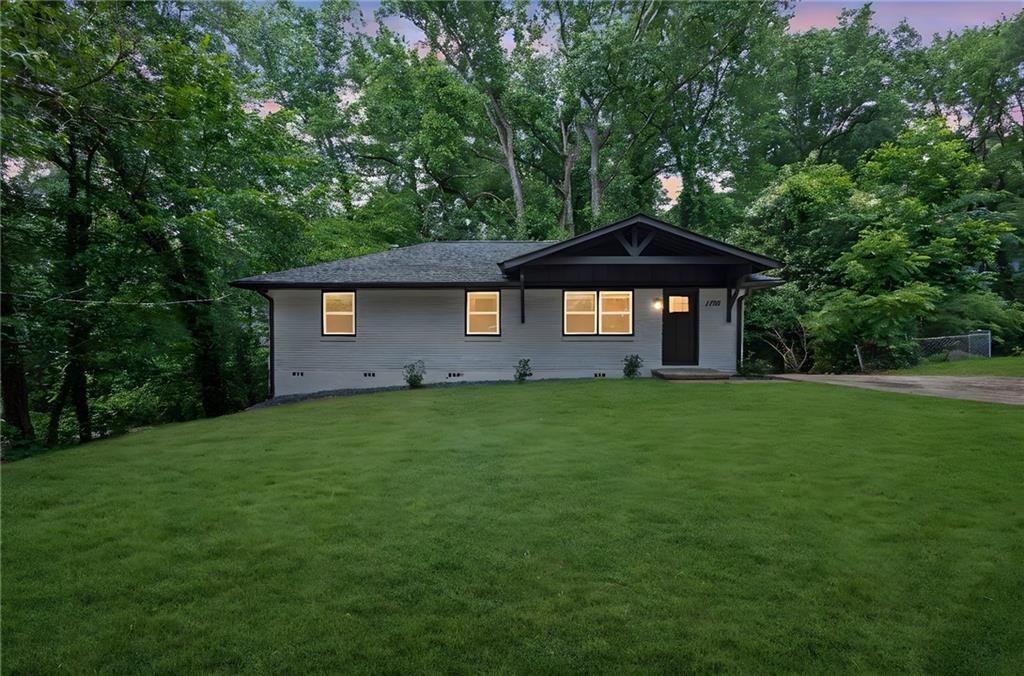 1733 Hollyhock Ter., Decatur, GA 30032