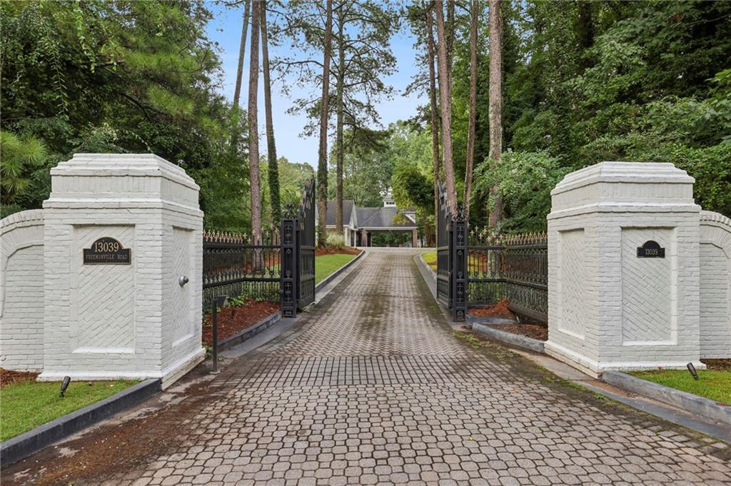 13039 Freemanville Rd., Alpharetta, GA 30004