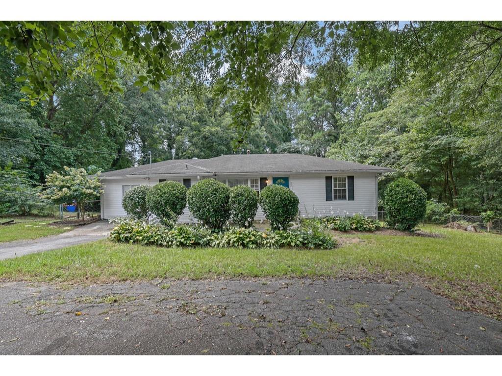 5077 Redan Rd., Stone Mountain, GA 30088