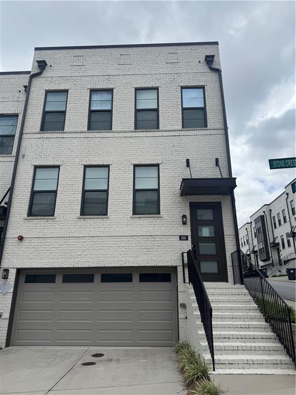 886 Stone Crest Rd., Atlanta, GA 30324