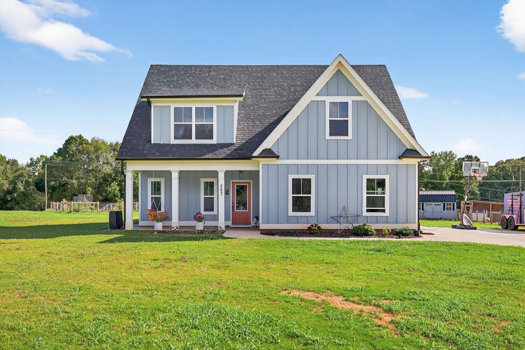 267 Bear Creek Meadows Dr., Bogart, GA 30622
