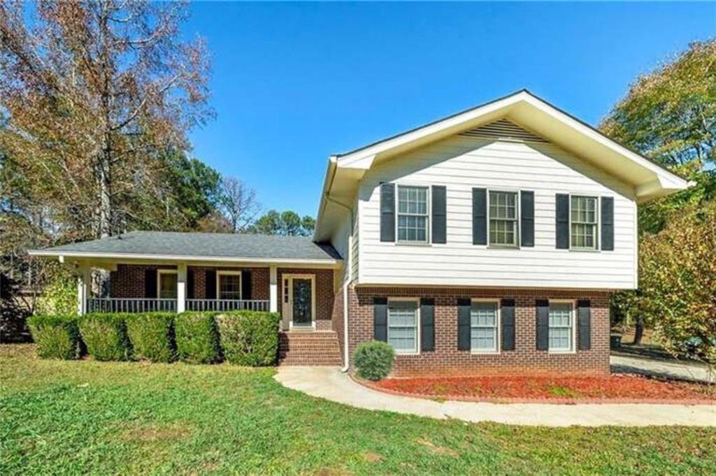 313 Fayette Villa Ct., Fayetteville, GA 30214