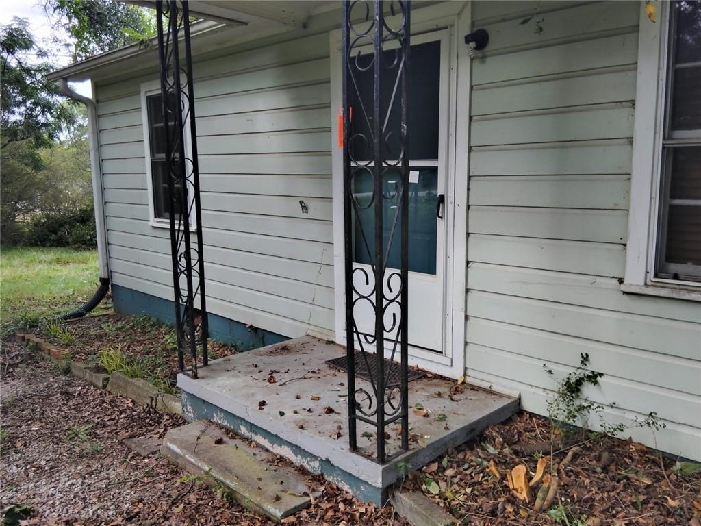 2096 Boar Tusk Rd., Conyers, GA 30012