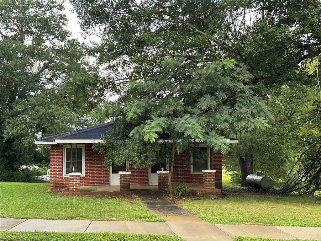 56 Allen St., Dawsonville, GA 30534