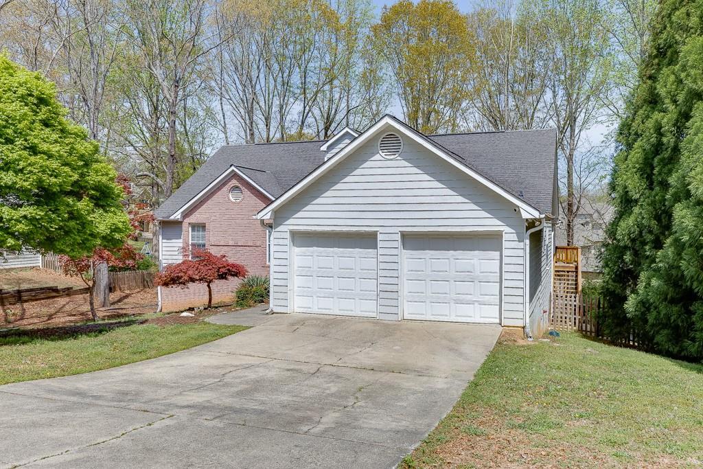 1545 Smoke Hill Dr., Hoschton, GA 30548