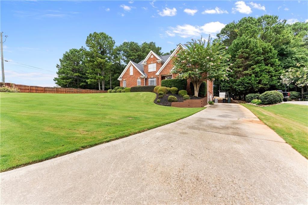 1504 Cleveland Ct., Loganville, GA 30052