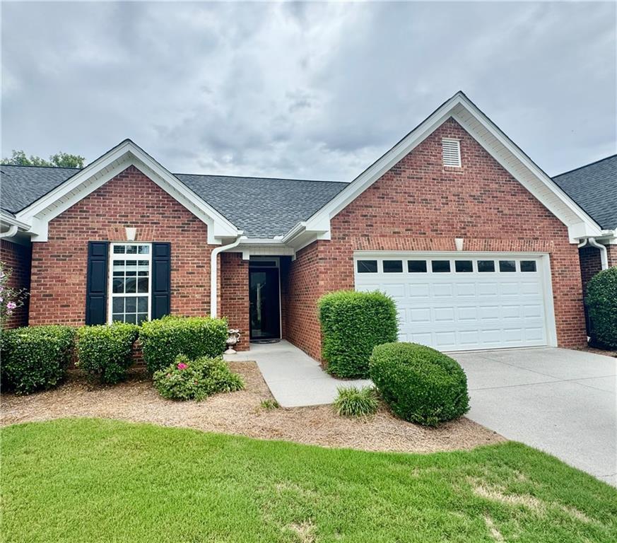 137 Regency Row, Calhoun, GA 30701