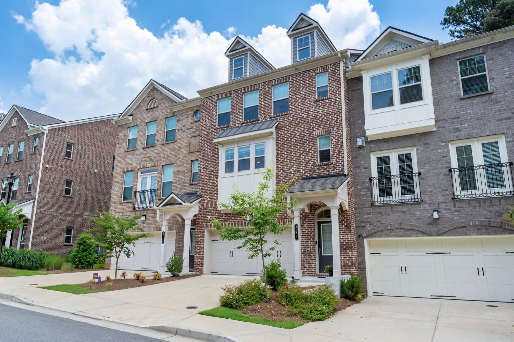 3177 Clairebrooke Ave., Atlanta, GA 30341