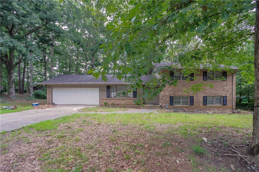 3961 Summit Dr., Douglasville, GA 30135