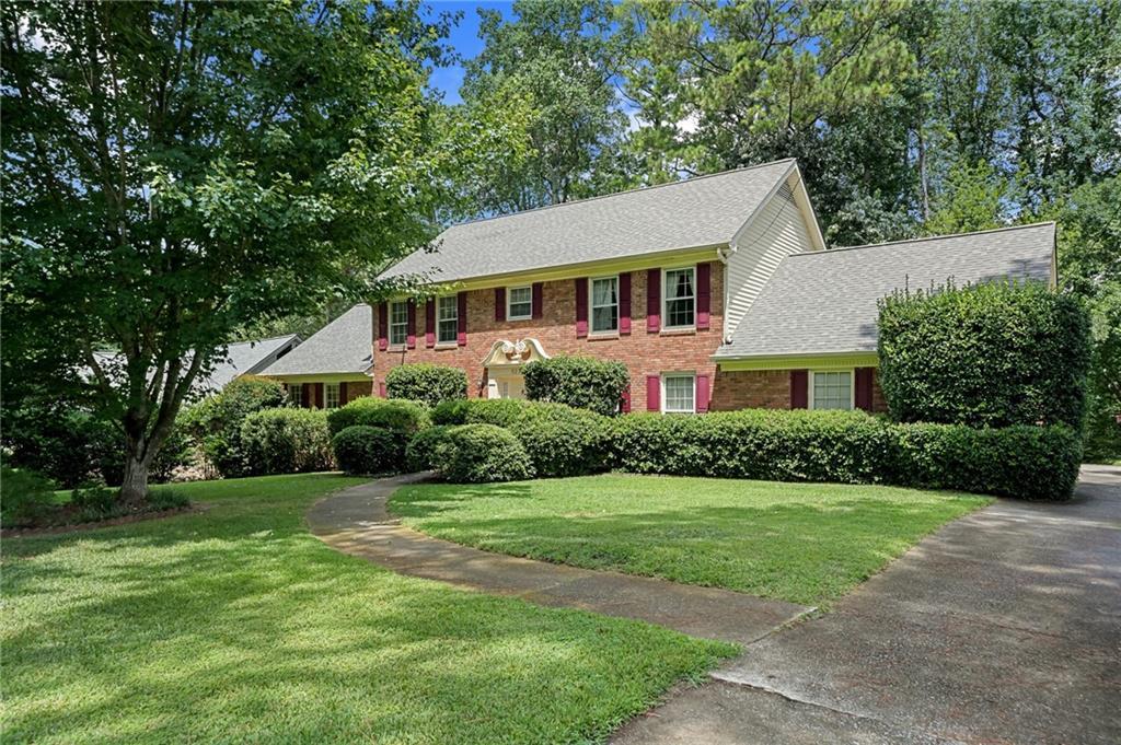 5271 Vernon Lake Dr., Atlanta, GA 30338