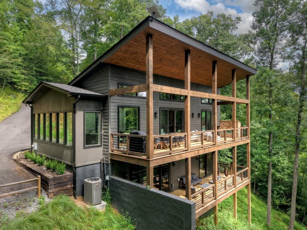 271 Toccoa Preserve Ct., Blue Ridge, GA 30513