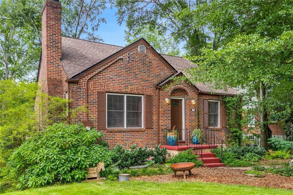 135 Shadowmoor Dr., Decatur, GA 30030