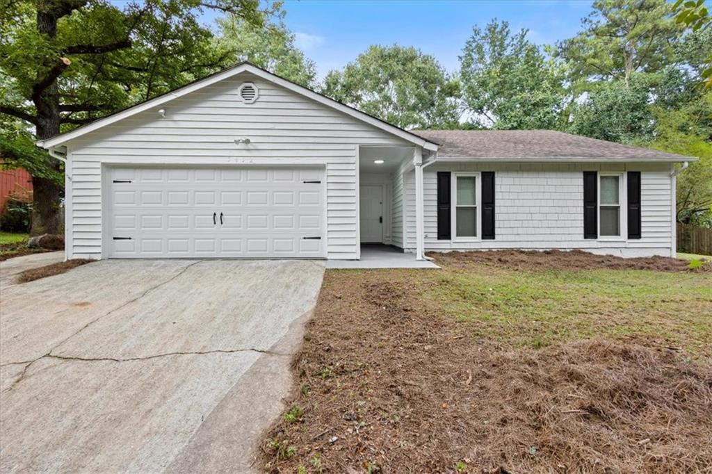 5852 Fox Run, Rex, GA 30273