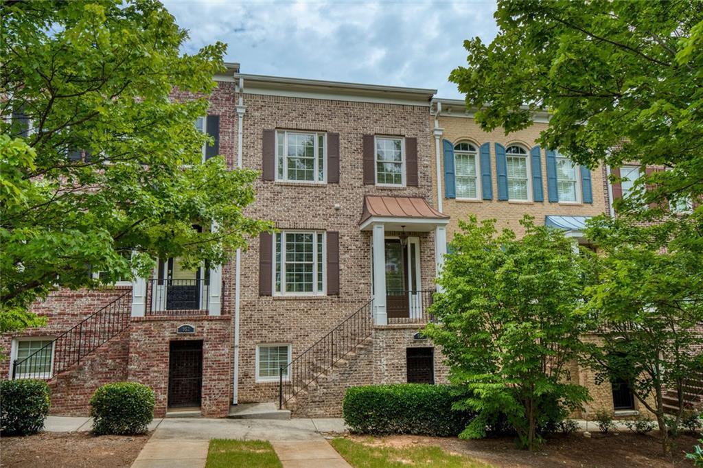 956 Persimmon Point, Sandy Springs, GA 30328