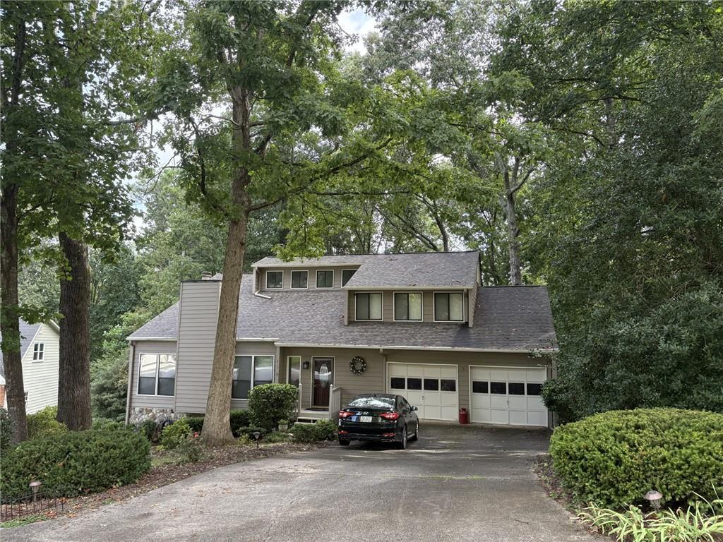 215 Overlook Ct., Roswell, GA 30076