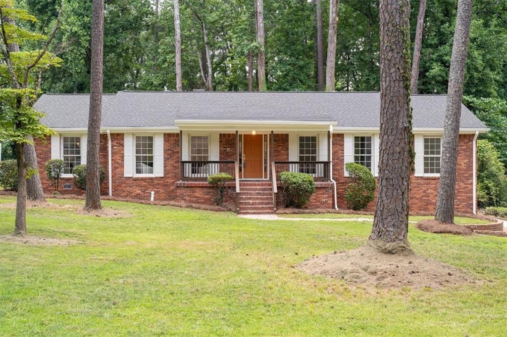 761 Lynn Cir., Atlanta, GA 30311