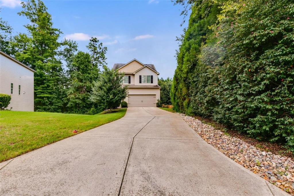 82 Stephens Mill Dr., Dallas, GA 30157