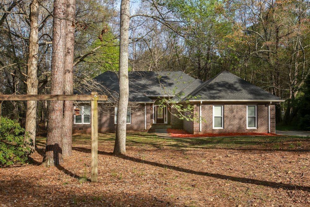 229 Lakewood Dr., Carrollton, GA 30117