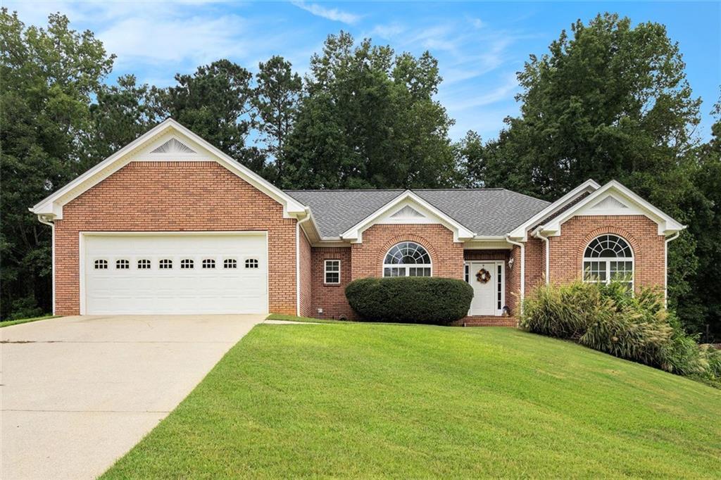 93 Woodridge Dr., Douglasville, GA 30134