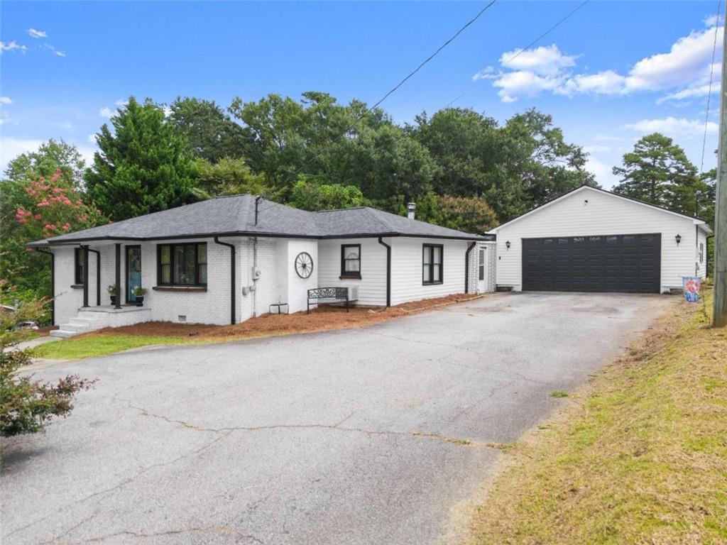 2110 Prather Bridge Dr., Toccoa, GA 30577