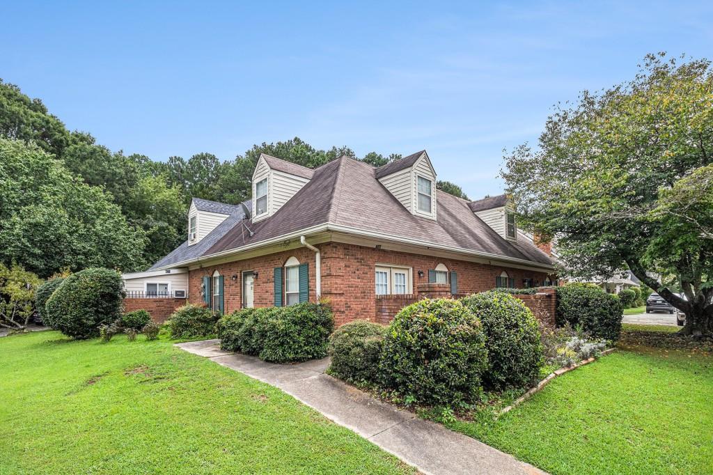 877 Park Pl., Conyers, GA 30012