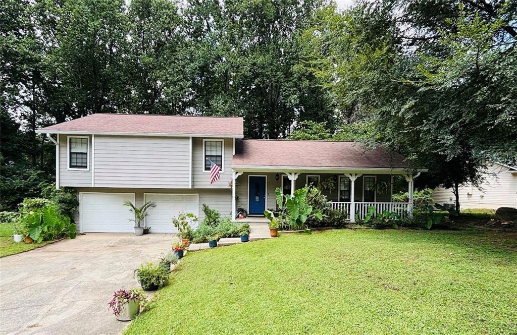 419 Creekside Ln., Woodstock, GA 30188