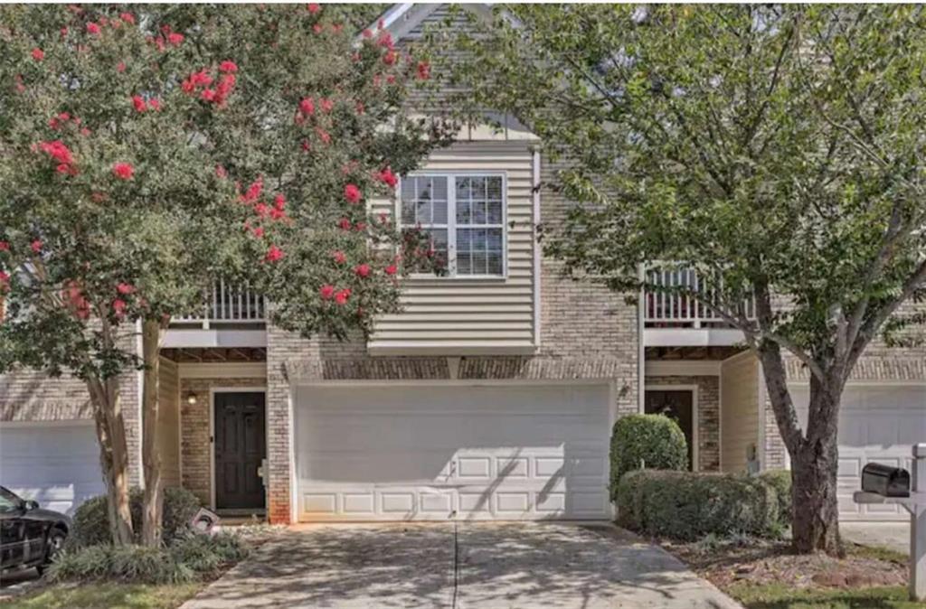 2109 Manhattan Pkwy., Decatur, GA 30035