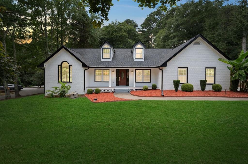 3895 Marham Park Cir., Loganville, GA 30052