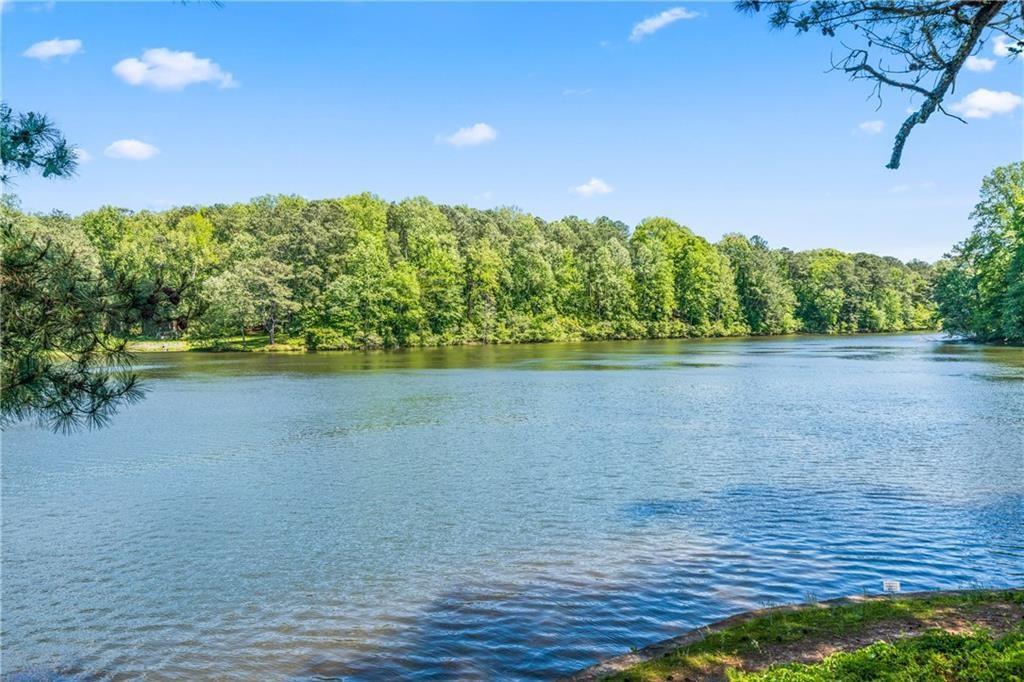 484 Kenilworth Cir., Stone Mountain, GA 30083