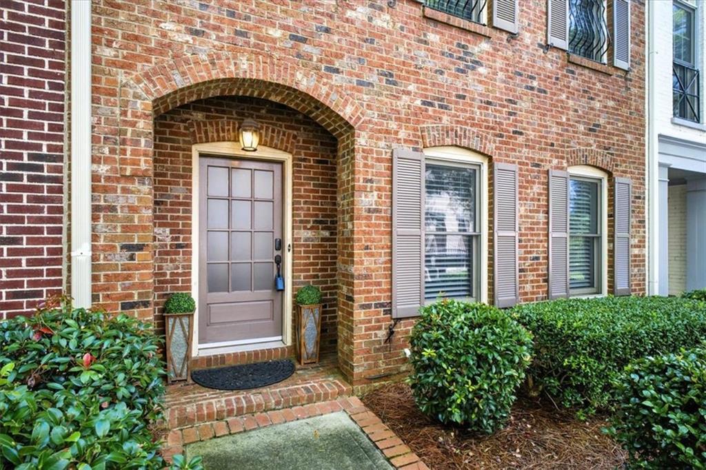 109 W Ridge Way, Roswell, GA 30076