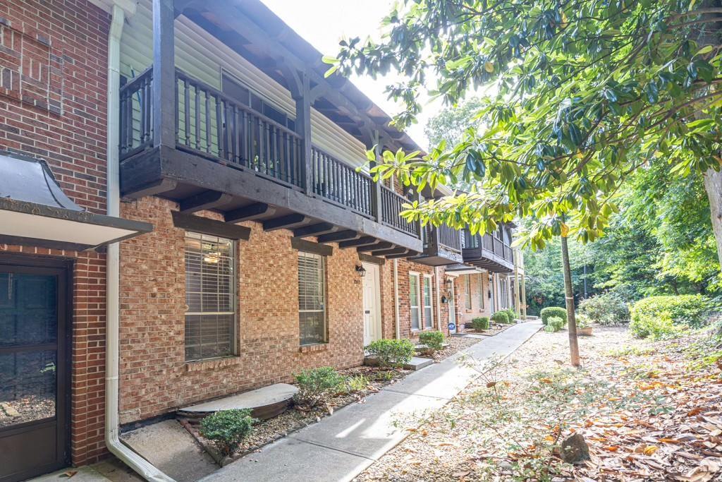 7307 Cardigan Cir., Sandy Springs, GA 30328