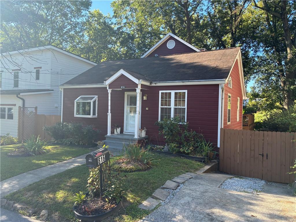816 Berkeley Ave., Atlanta, GA 30318