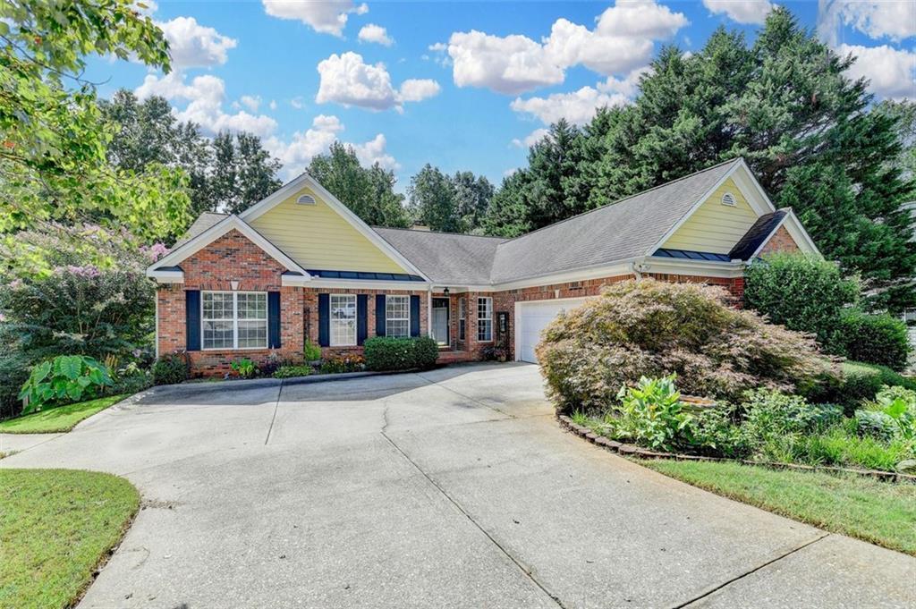 6307 Bluegrass Ln., Flowery Branch, GA 30542