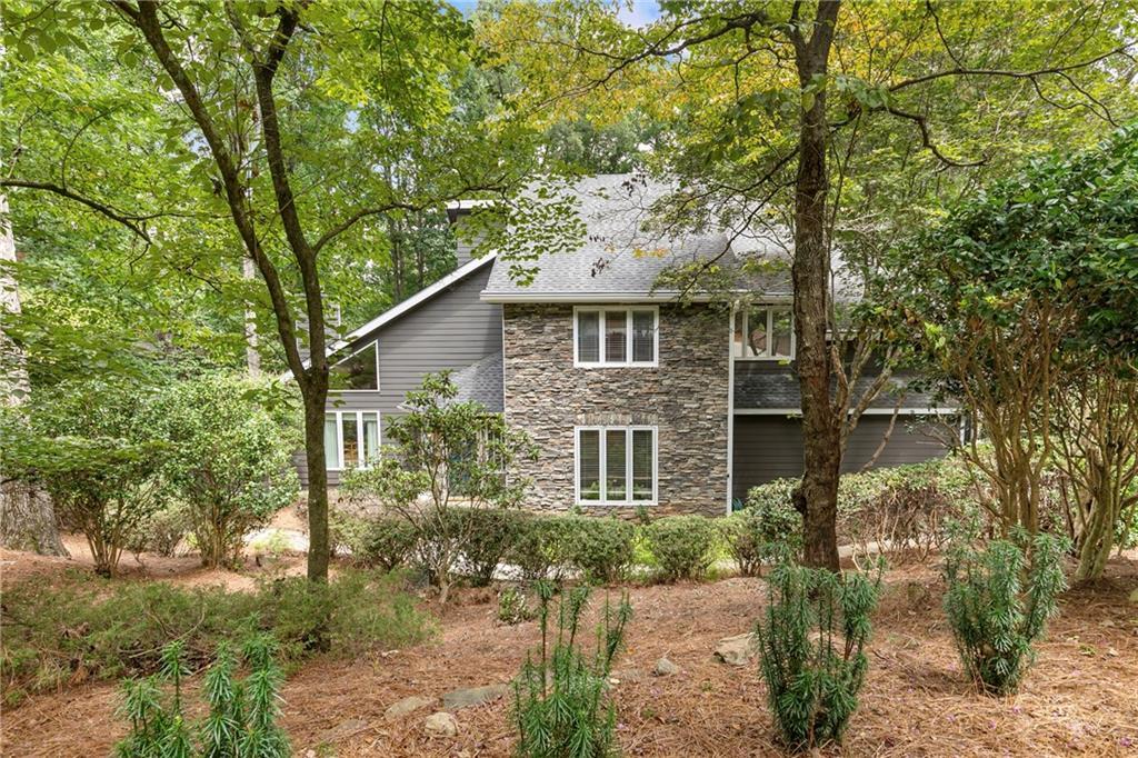 585 S Shore Pl., Roswell, GA 30076