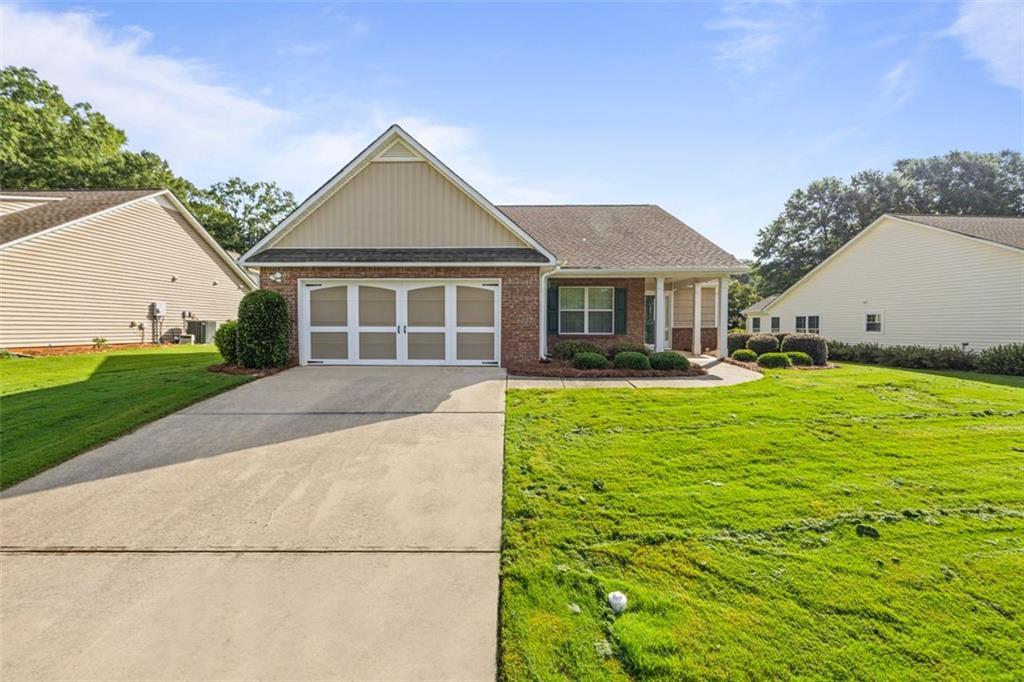 729 Stone Creek Dr., Monroe, GA 30655
