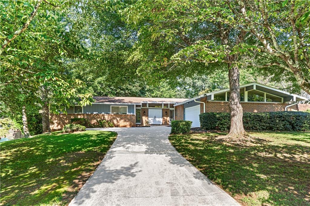 423 Rock Meadow Dr., Stone Mountain, GA 30088