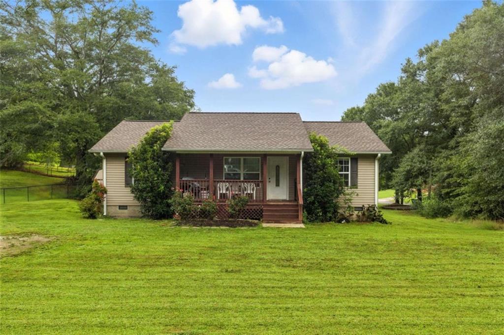 551 Waters St., Clarkesville, GA 30523