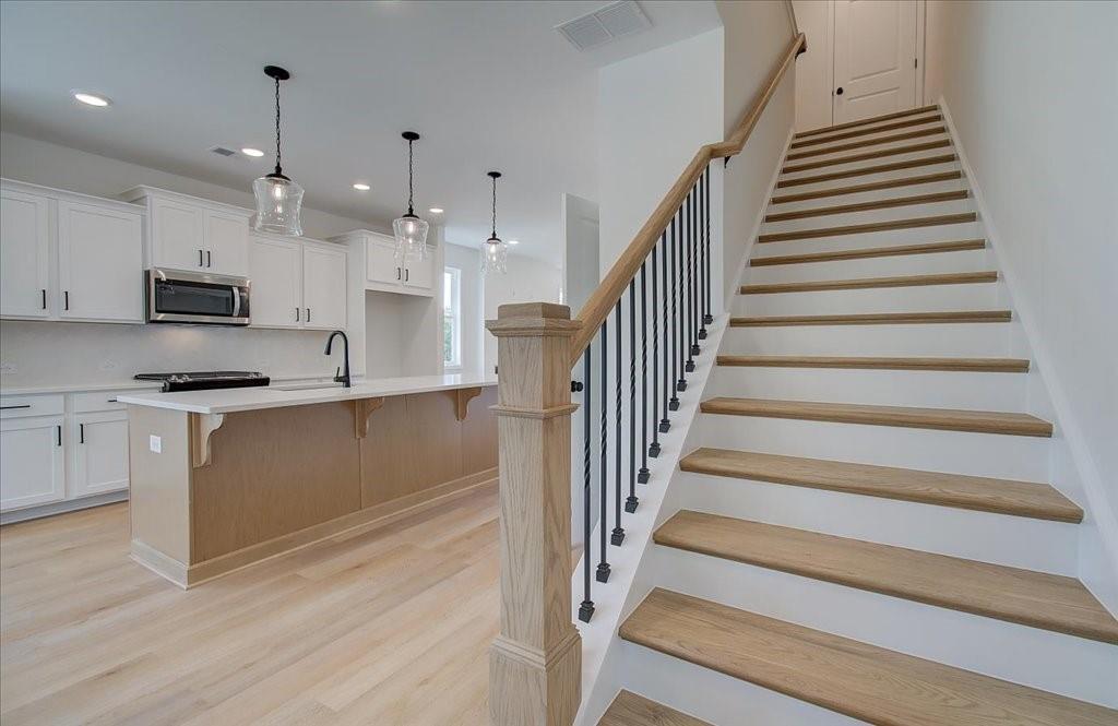 1923 Deco Dr., Kennesaw, GA 30144