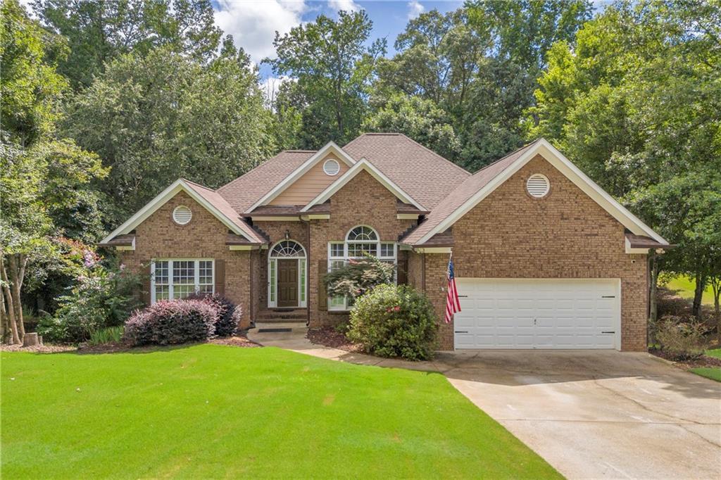 6414 Deep Valley Ct., Flowery Branch, GA 30542