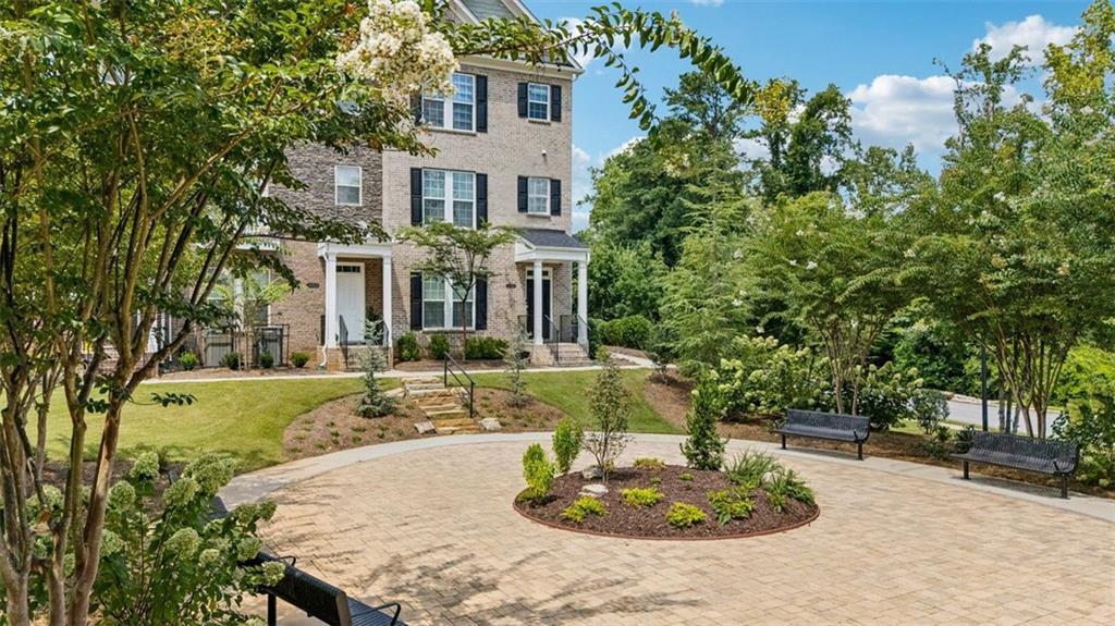2025 Humboldt Park Ln., Decatur, GA 30033