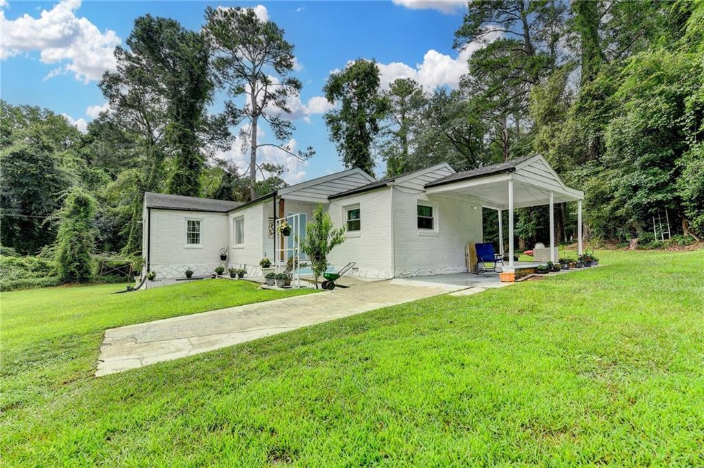 6654 Old Covington Rd., Lithonia, GA 30058