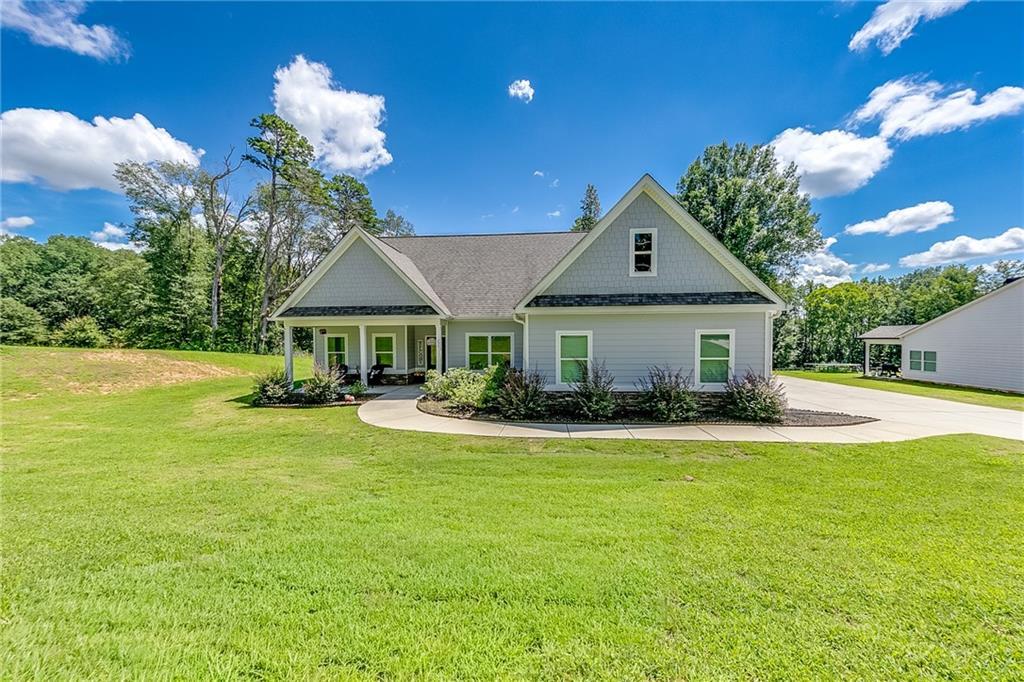 235 Mountain Creek Dr., Pendergrass, GA 30567