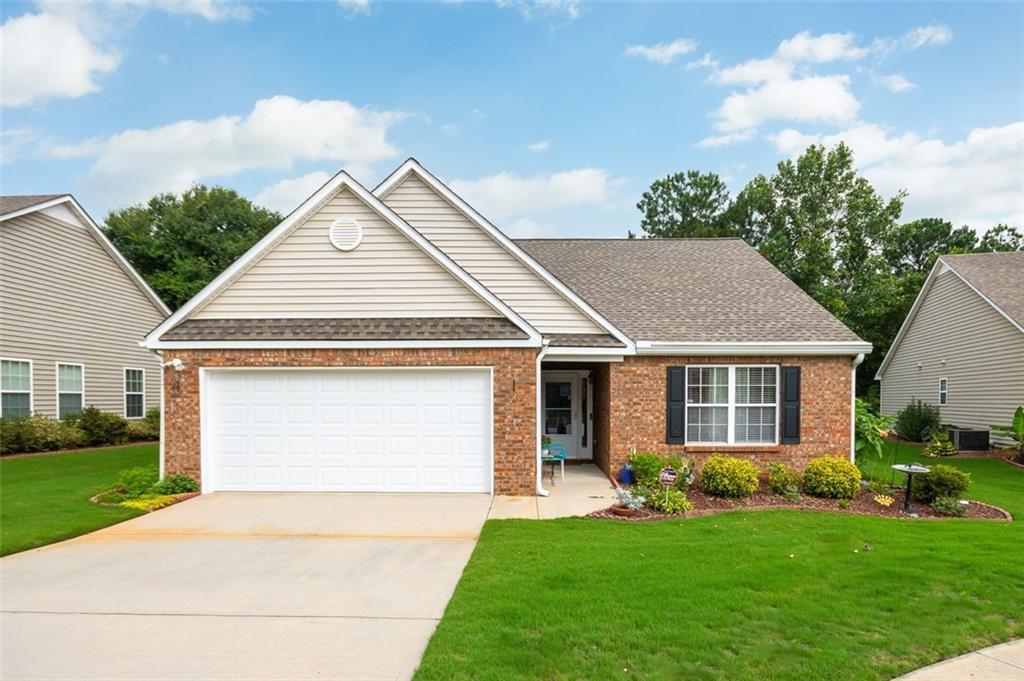 417 Mockingbird Dr., Loganville, GA 30052