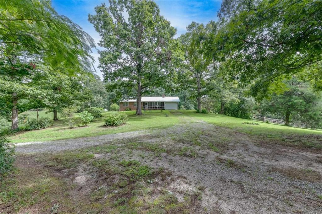 6223 Hulsey Rd., Clermont, GA 30527