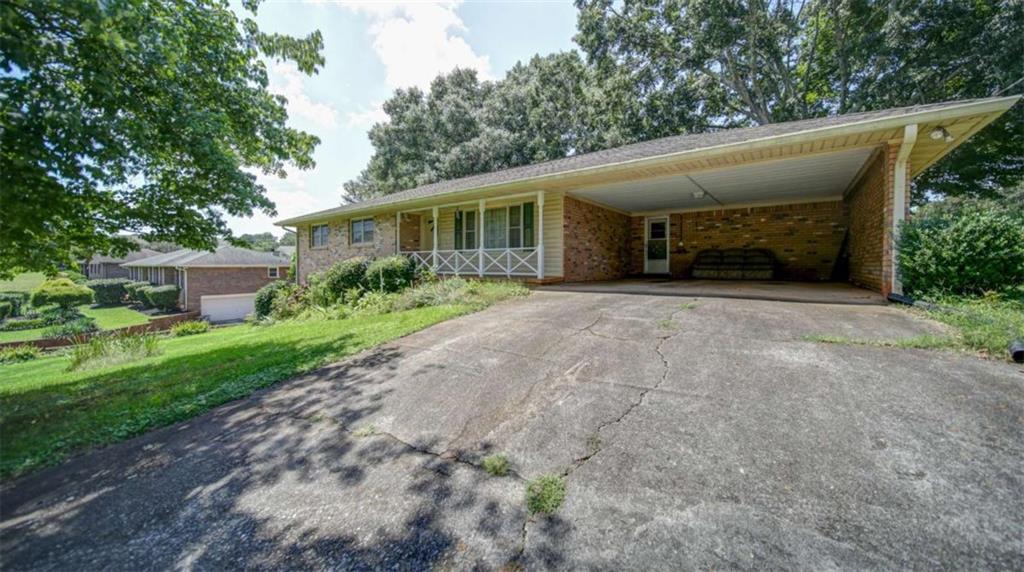 730 Mullinax Rd., Alpharetta, GA 30004