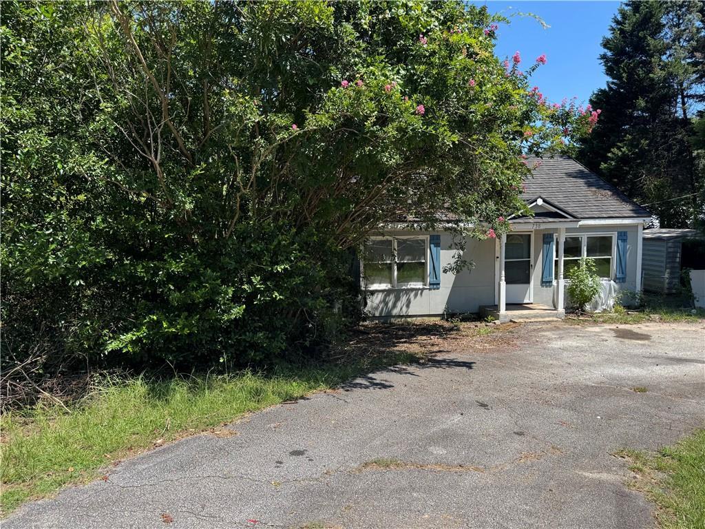 738 Almon Rd., Covington, GA 30014