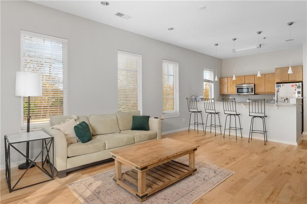 1430 Dresden Dr. #215, Atlanta, GA 30319