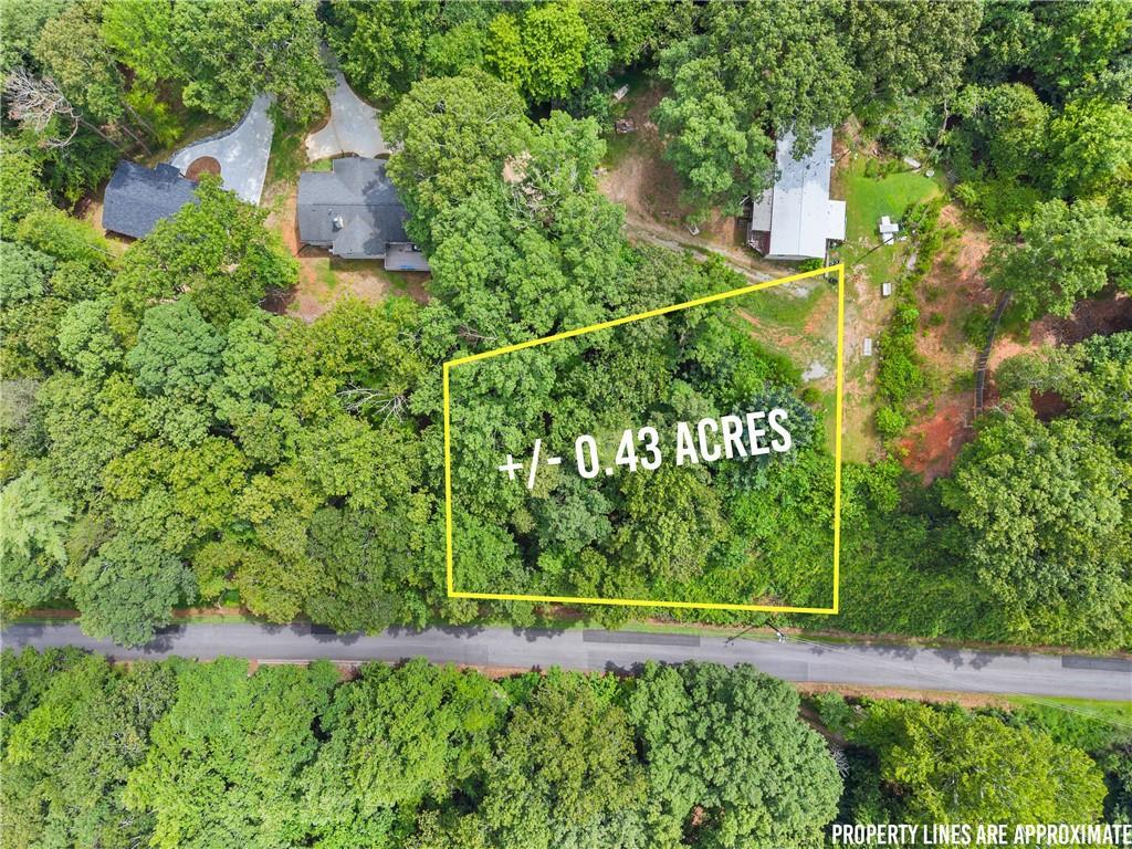 6317 Falcon Ln., Gainesville, GA 30506
